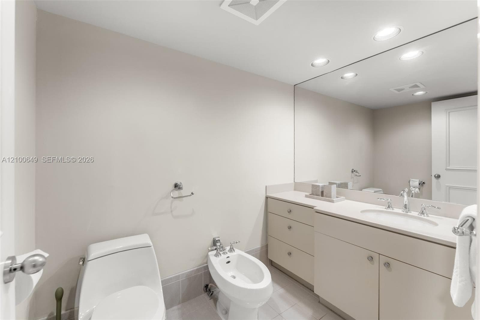 Emerald Bay at Key Colony · #310 in Key Biscayne - Photo 26