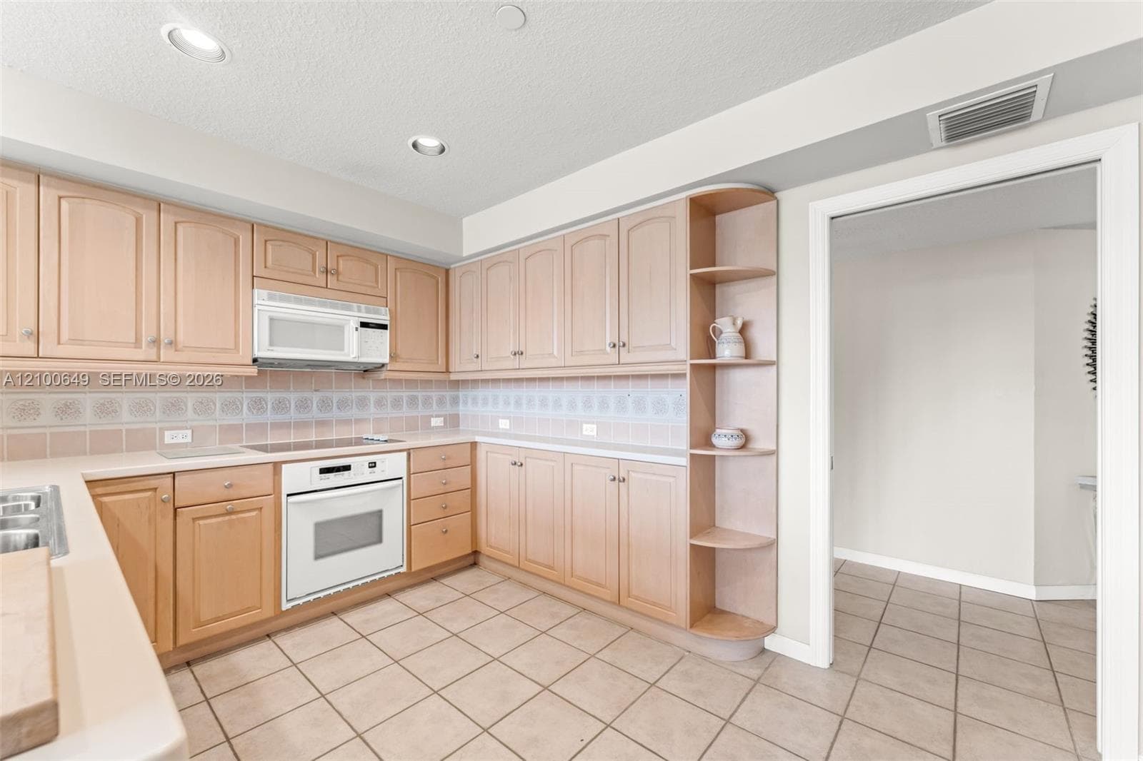 Emerald Bay at Key Colony · #310 in Key Biscayne - Photo 18