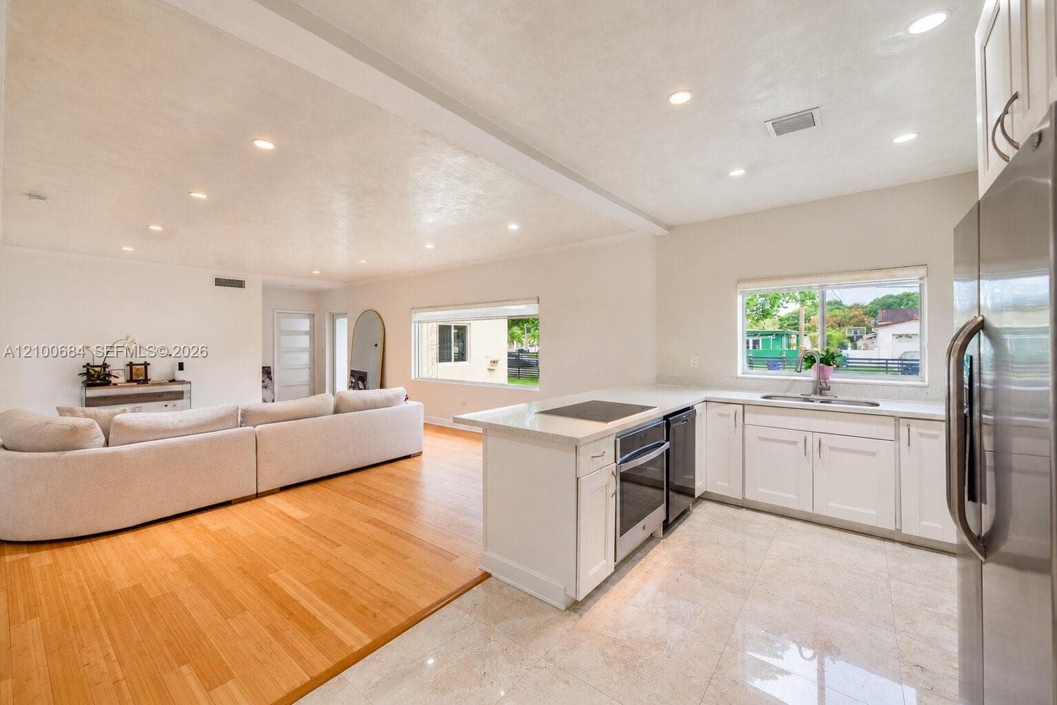 535 SW 39th Ave photo 12