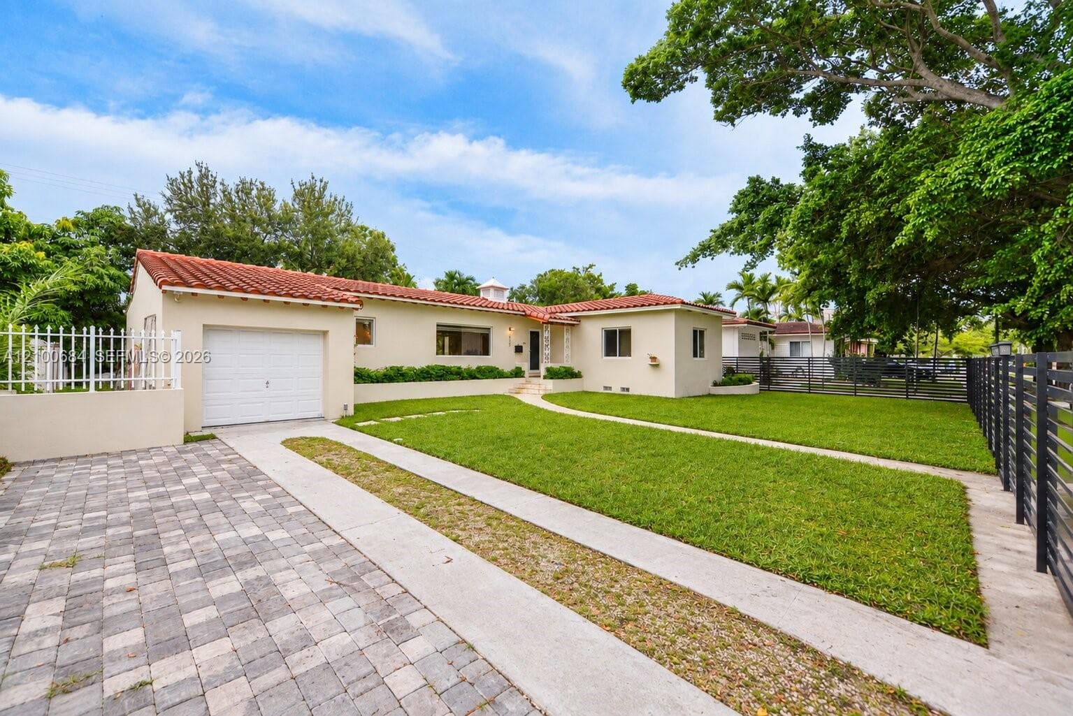 535 SW 39th Ave photo 4