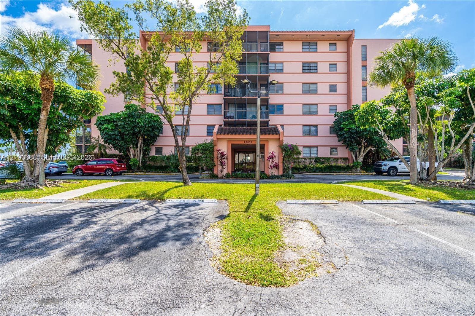 LAKEVIEW OF THE CALF CLUB · #106-5 in Miami - Photo 1