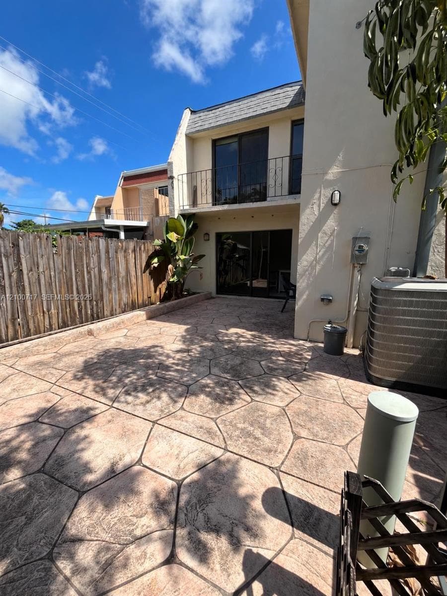13510 NE 20th Ct #13510 photo 11
