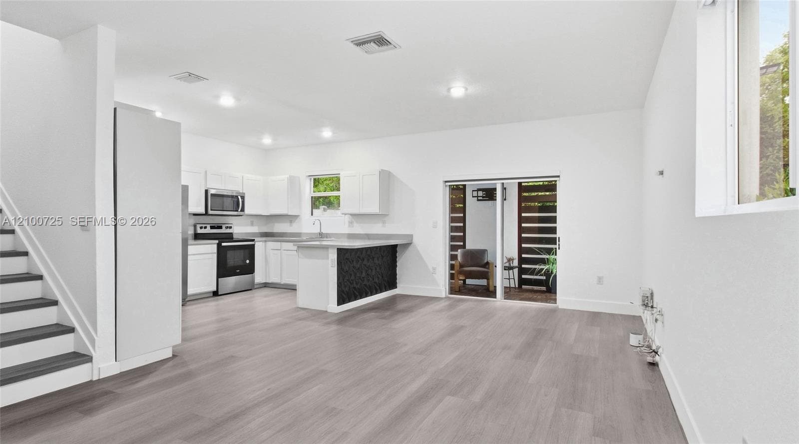 1791 SE 9th Ter photo 4
