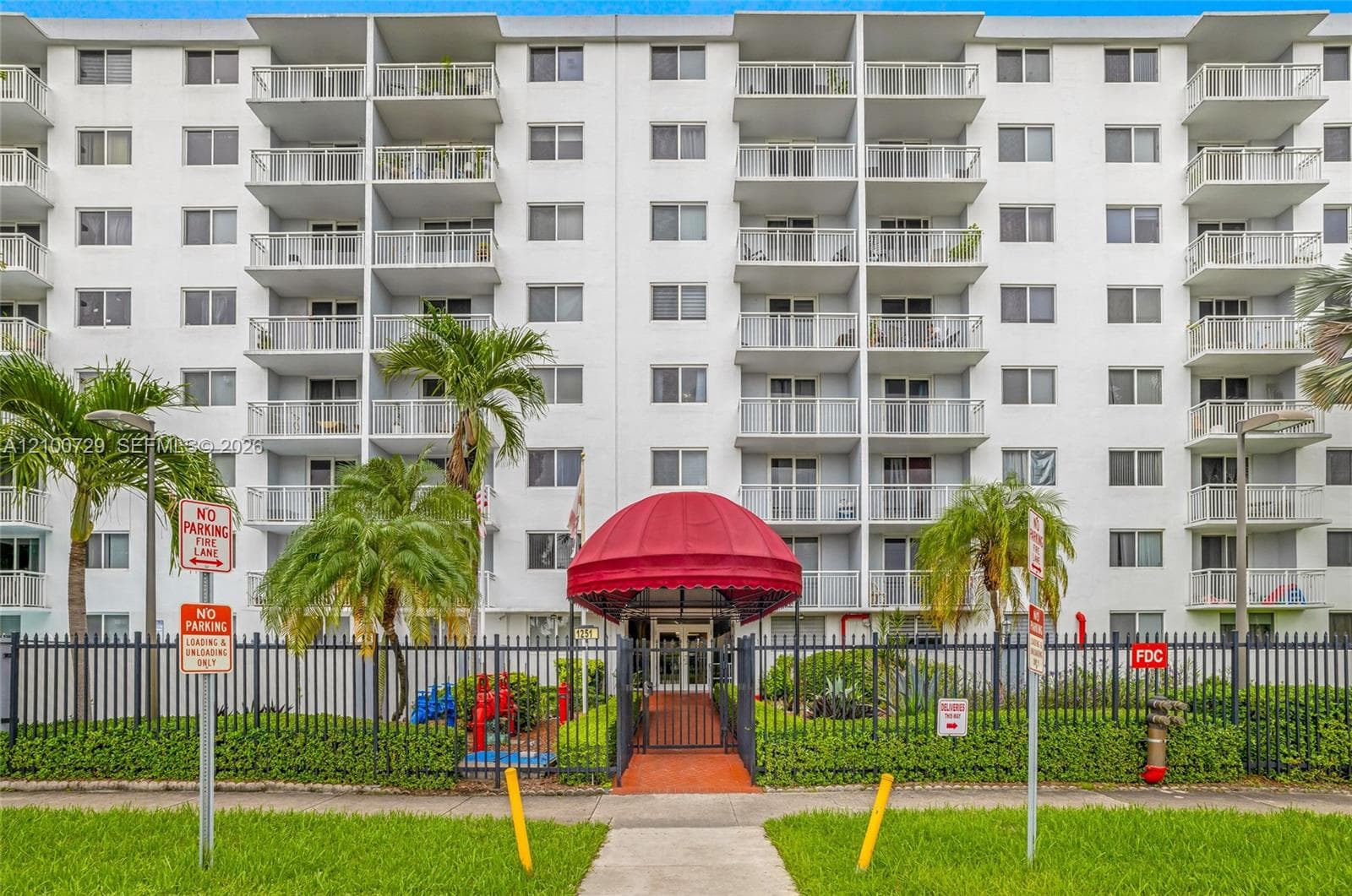 Harbour Pointe Condo · #501 in Miami - Photo 2