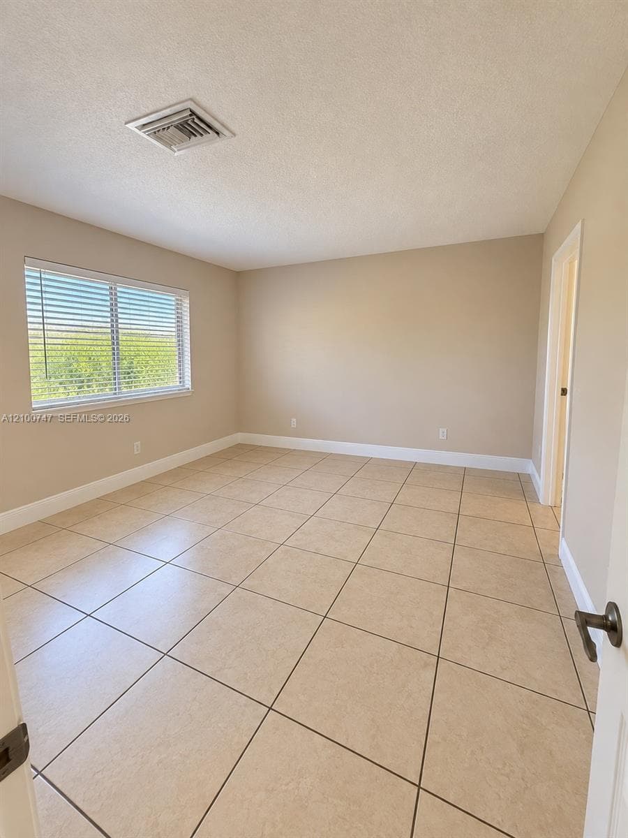 PINEWOOD CONDOMINIUM · #21 in Hollywood - Photo 3