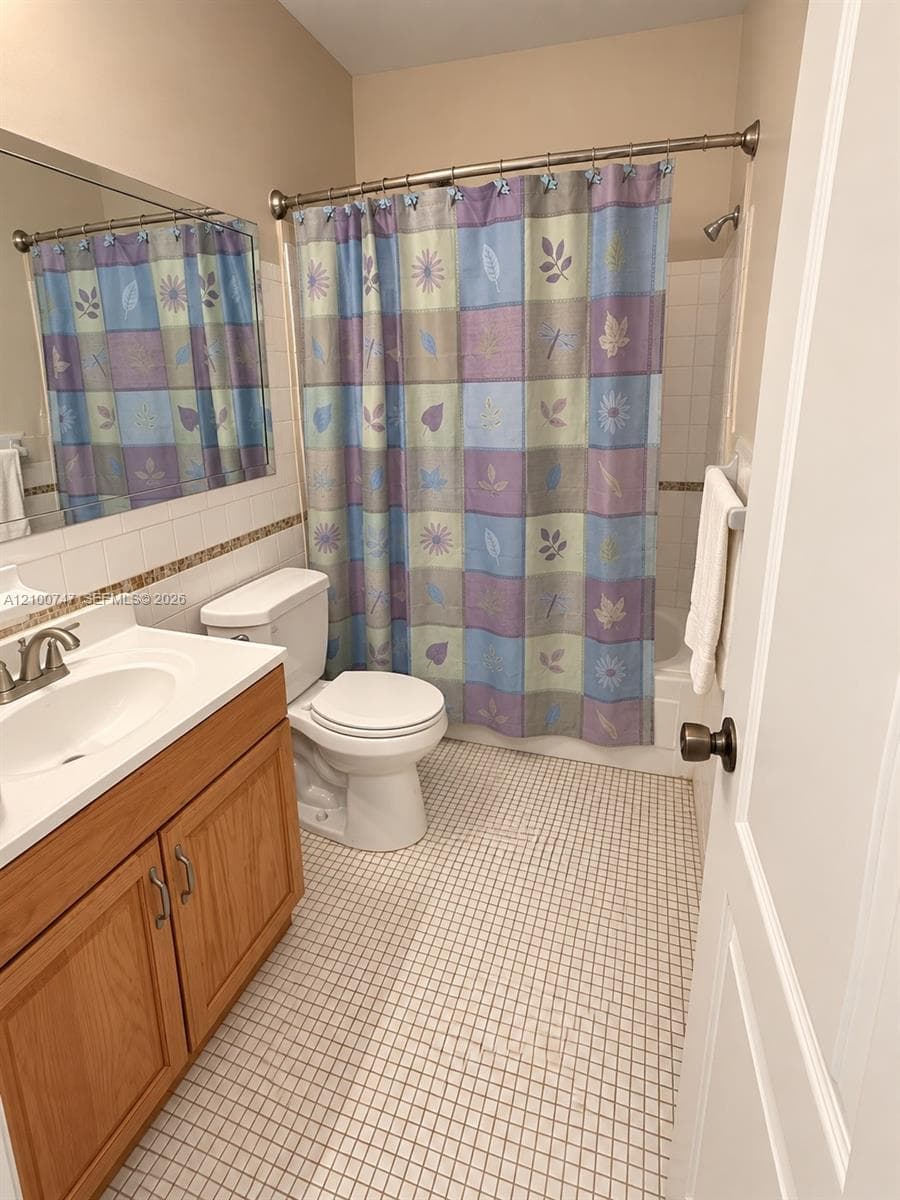 PINEWOOD CONDOMINIUM · #21 in Hollywood - Photo 4