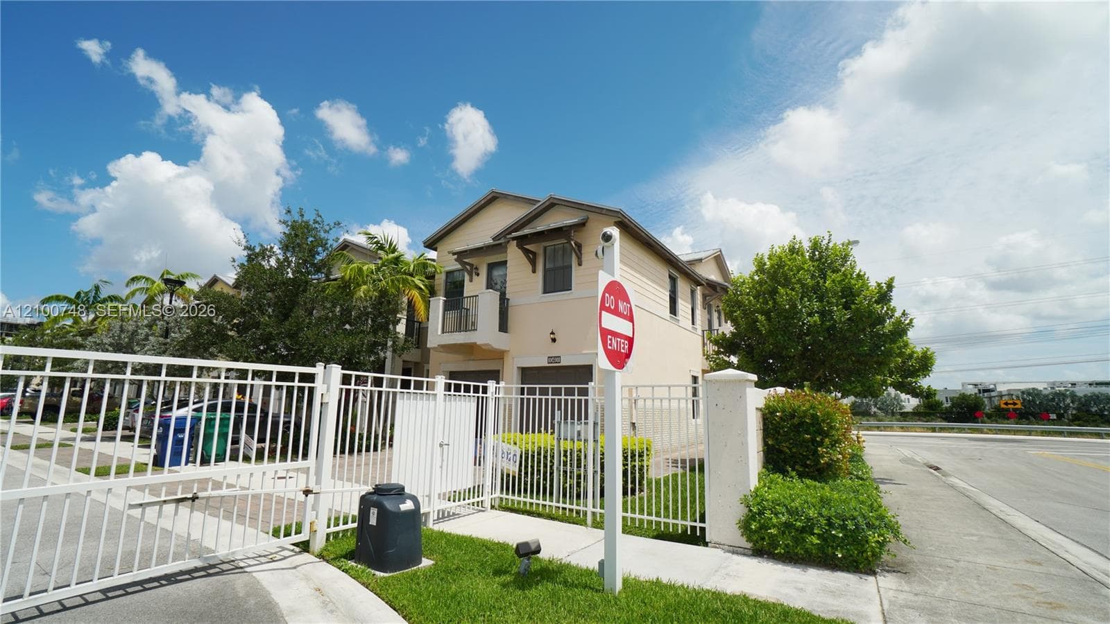 10401 NW 61st Ln photo 36
