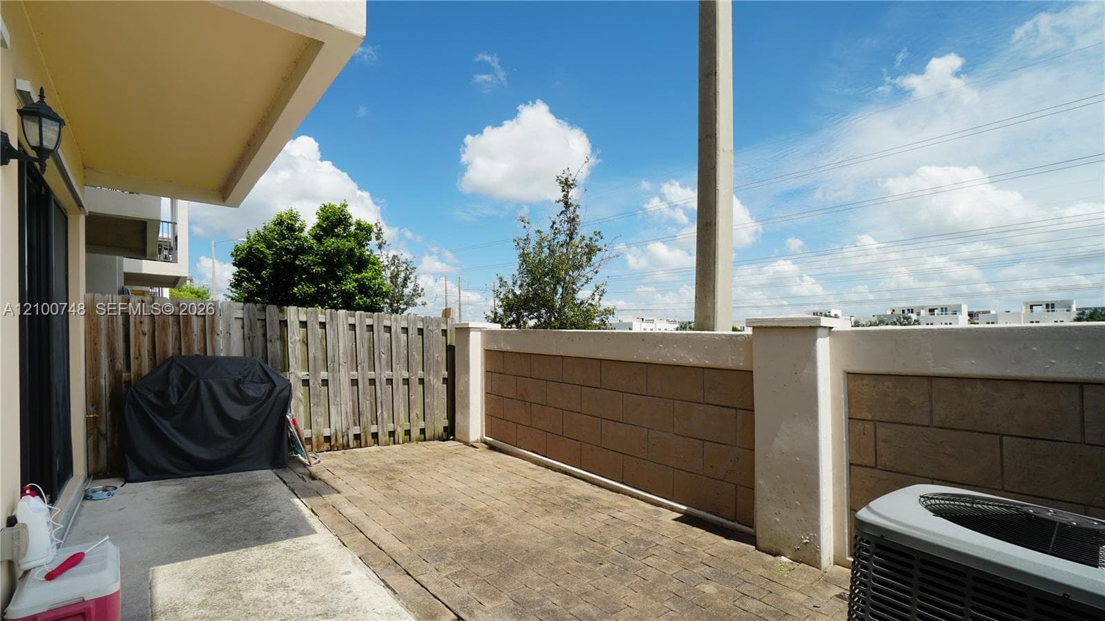 10401 NW 61st Ln photo 31