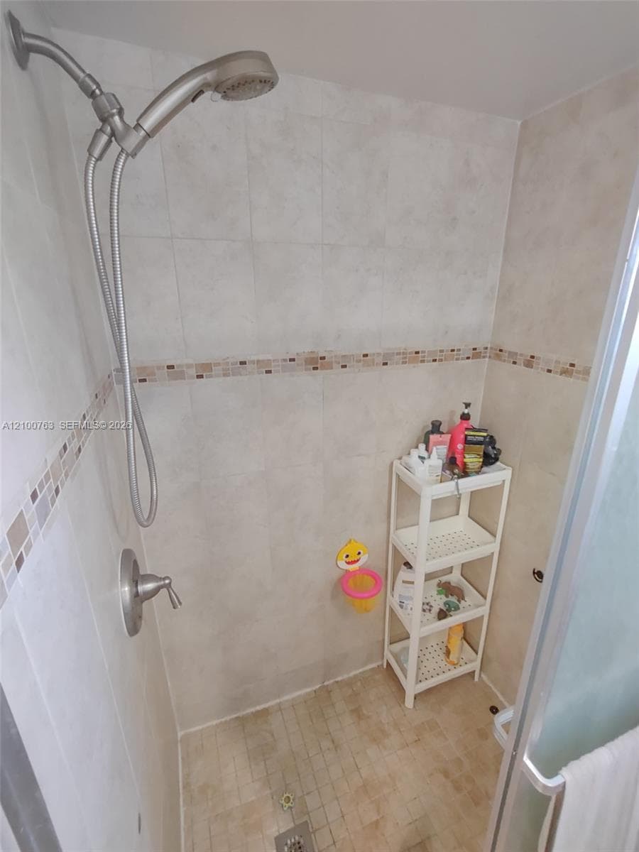 JADE WINDS GROUP-DAISY GA · #729-4 in Miami - Photo 43