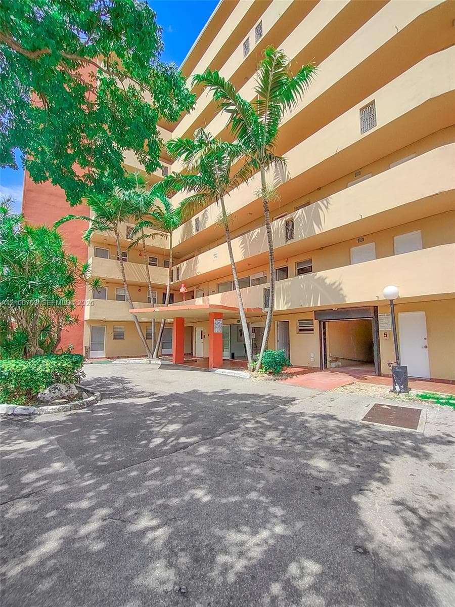JADE WINDS GROUP-DAISY GA · #729-4 in Miami - Photo 49