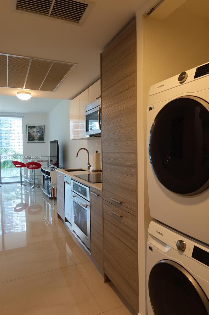 Brickell House · #1600 in Miami - Photo 9