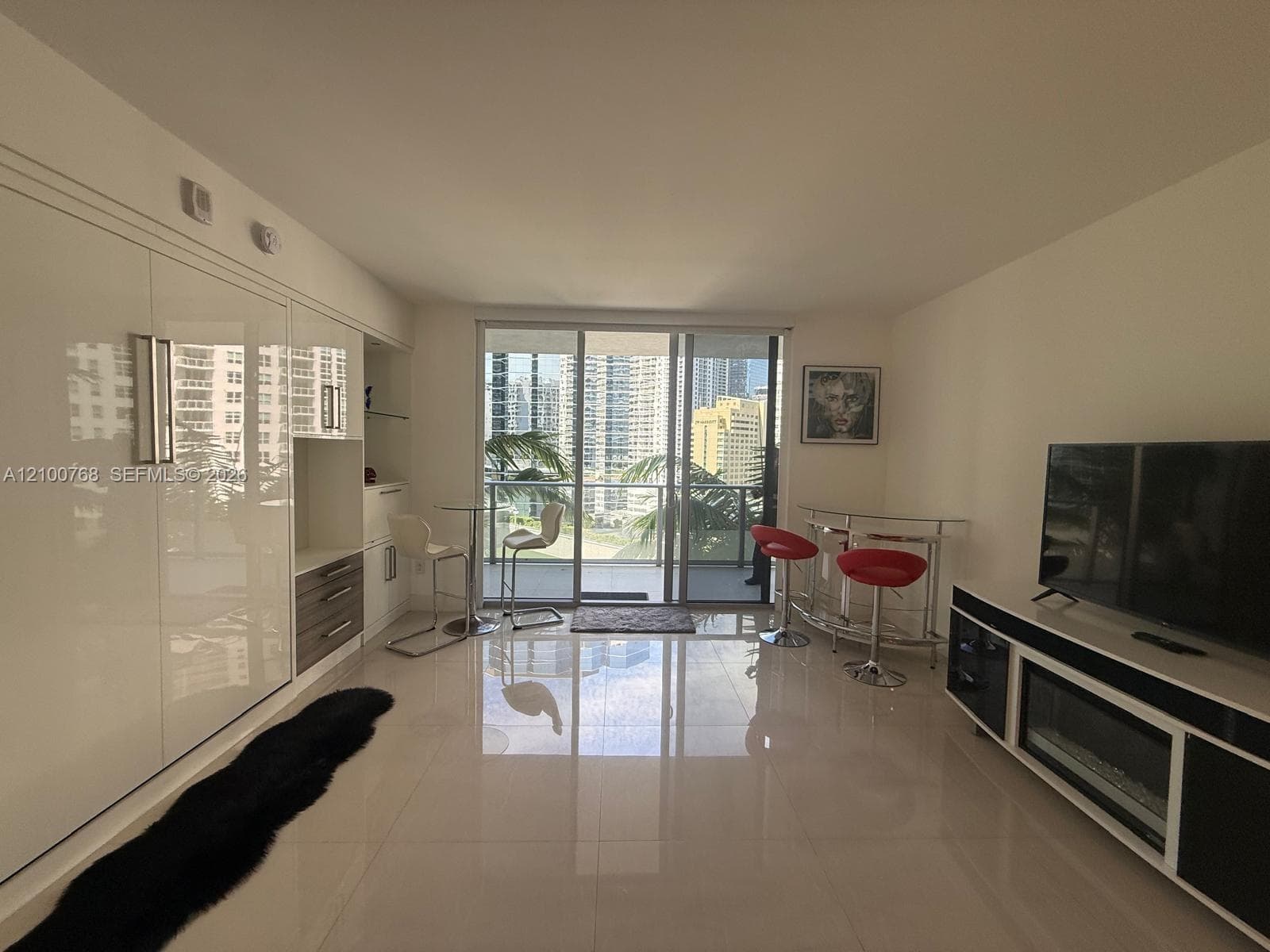 Brickell House · #1600 in Miami - Photo 4
