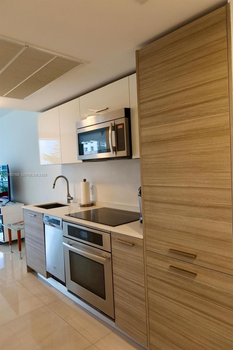 Brickell House · #1600 in Miami - Photo 8