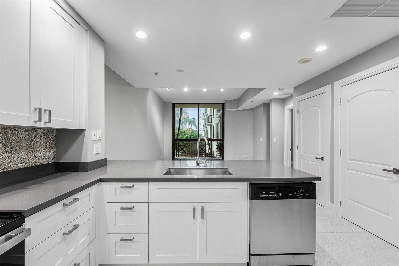 007-801SouthOliveAvenue-Unit820-WestPalm