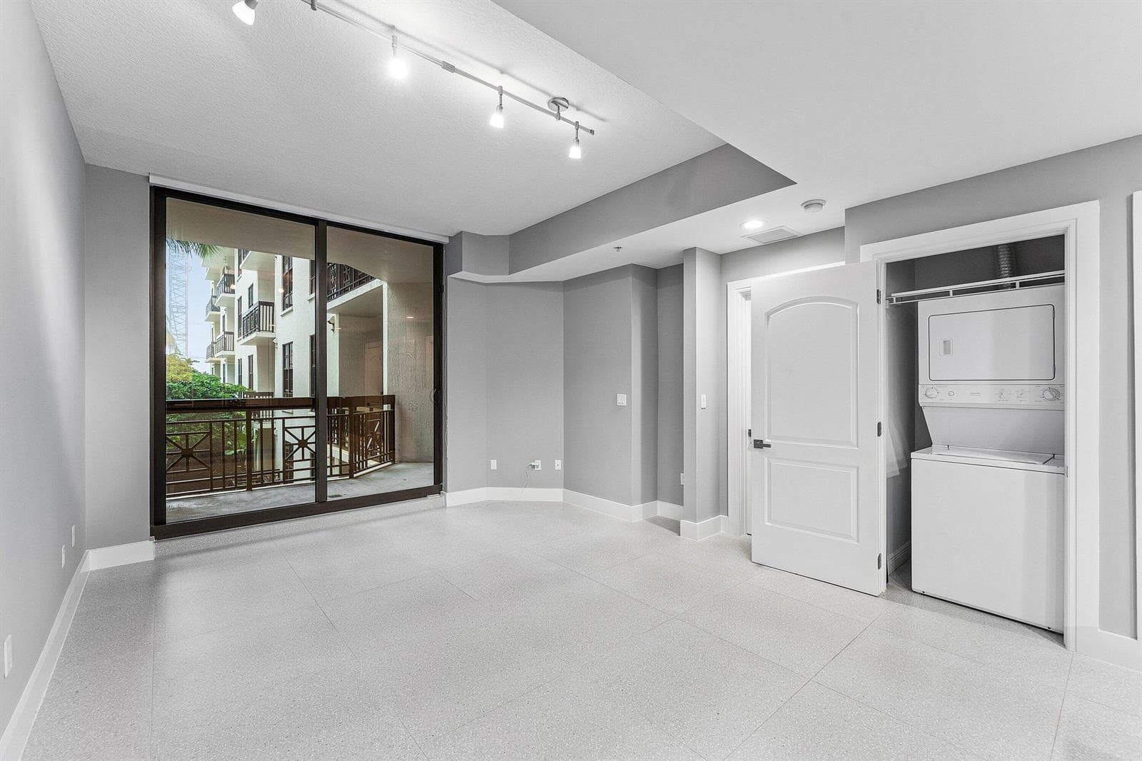 009-801SouthOliveAvenue-Unit820-WestPalm
