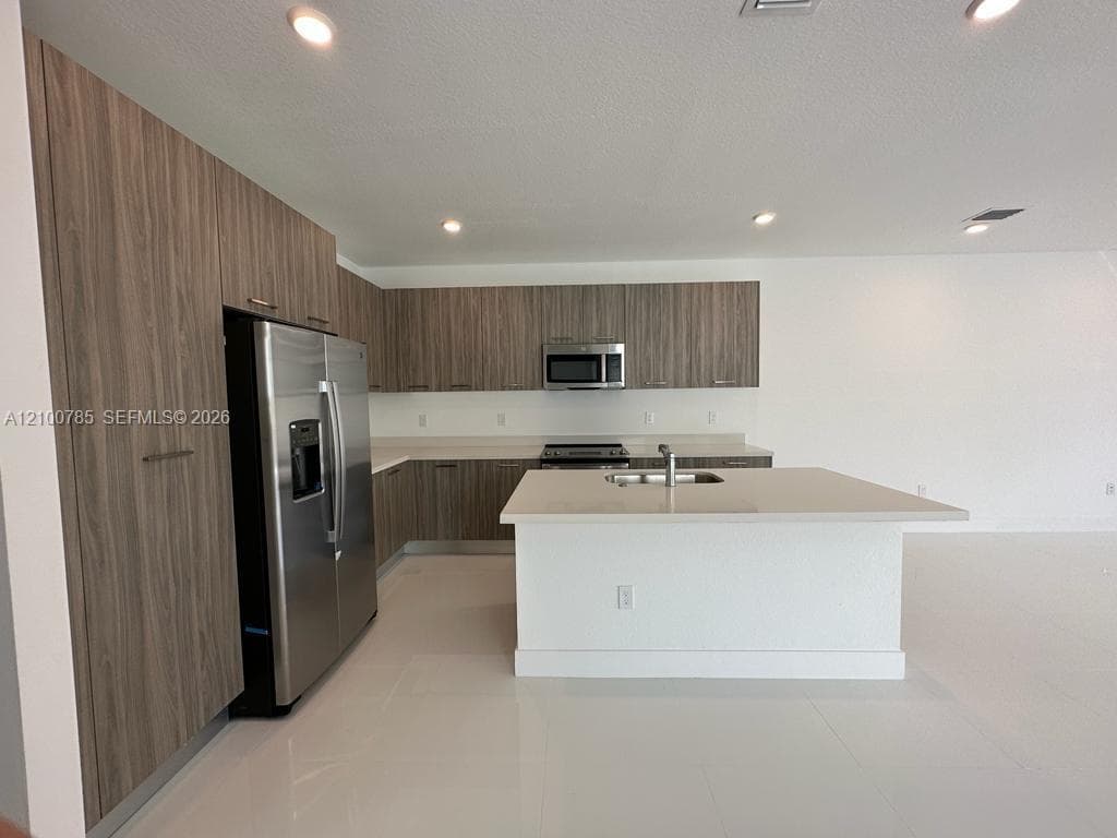13661 SW 157th Pl photo 2