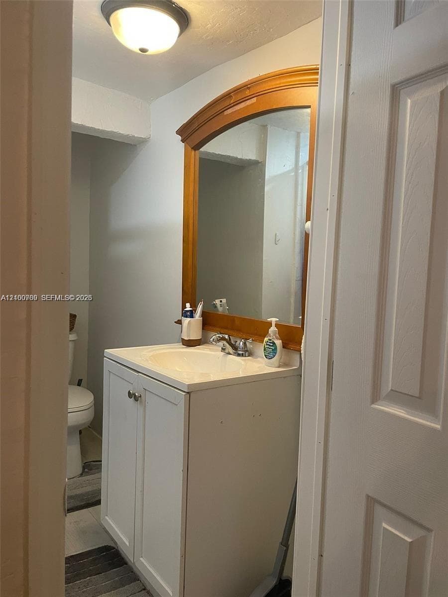 1137 NW 58th Ter photo 4