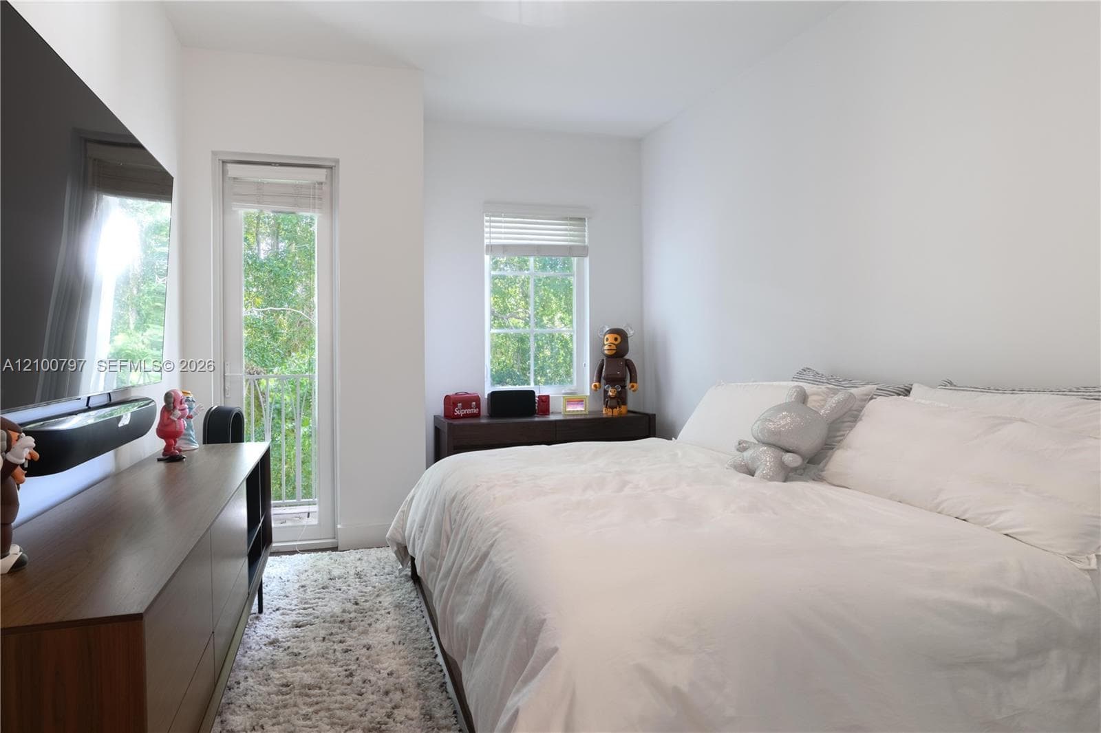 645 Santander Ave #2 photo 23