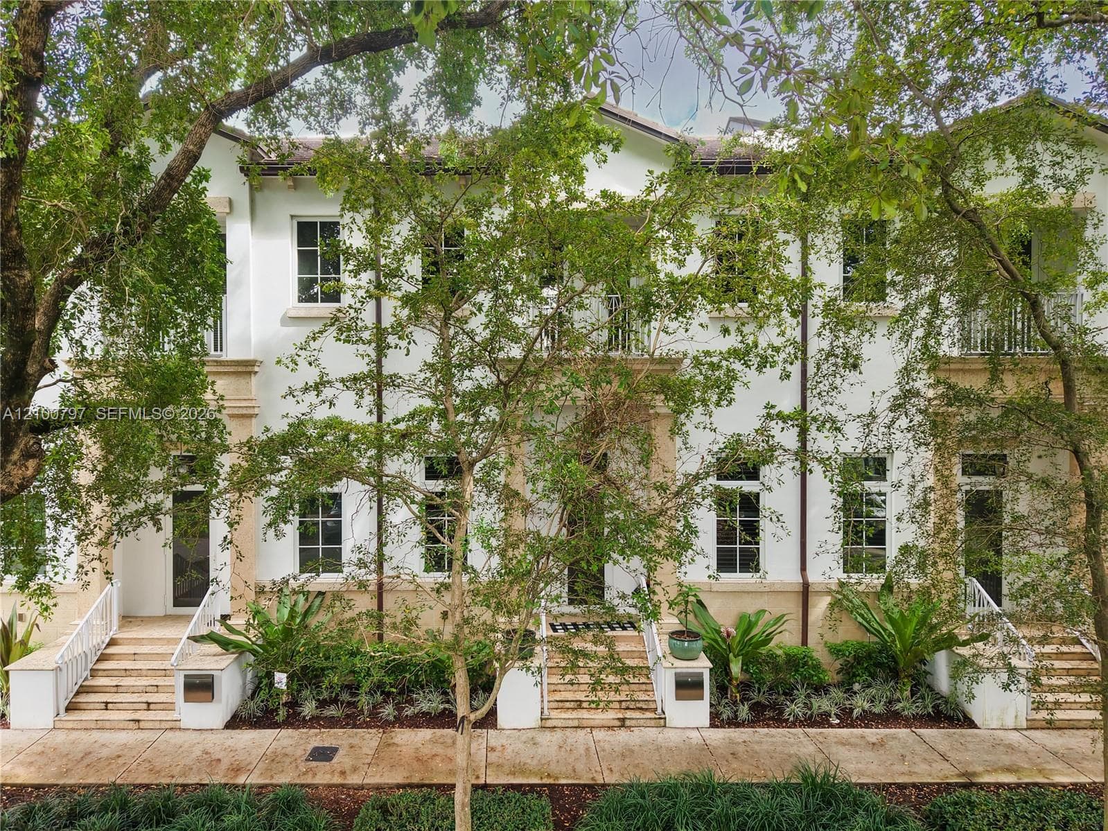 645 Santander Ave #2 photo 2