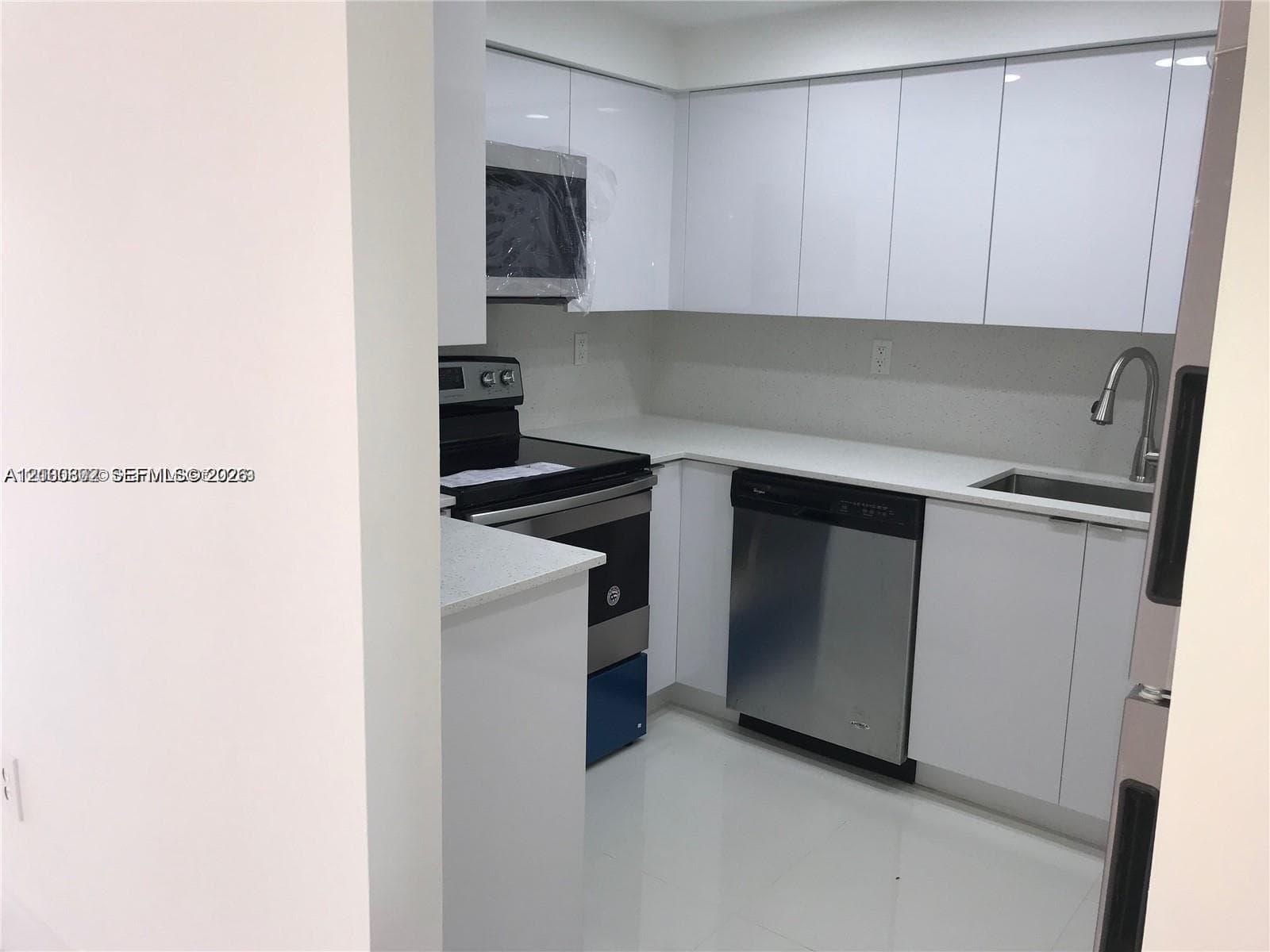 MARBELLA TOWER CONDO · #702 in Sunny Isles Beach - Photo 4