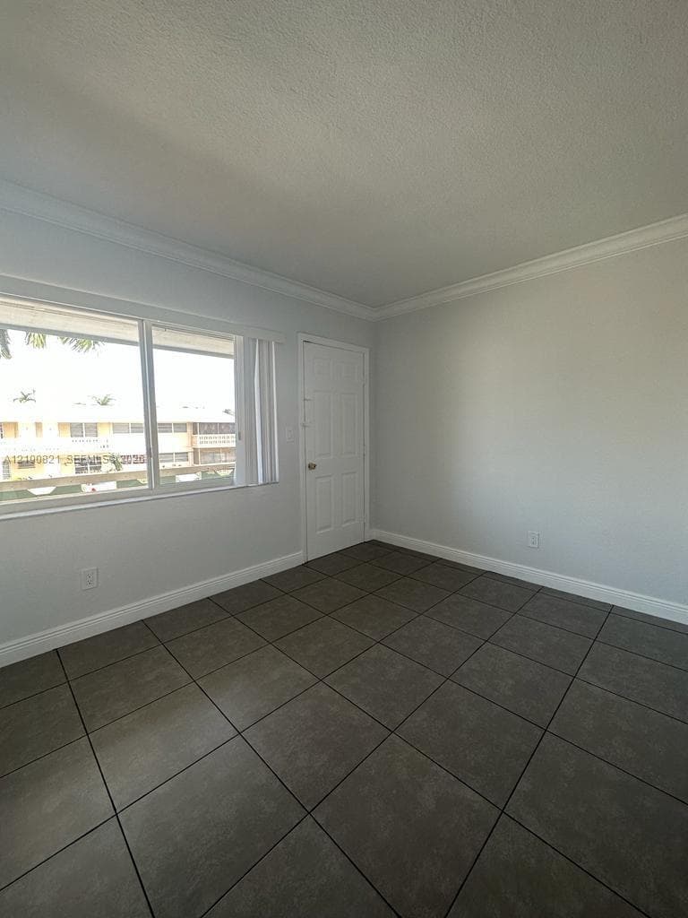 OLAS AZULES CONDO · #212 in North Miami Beach - Photo 16