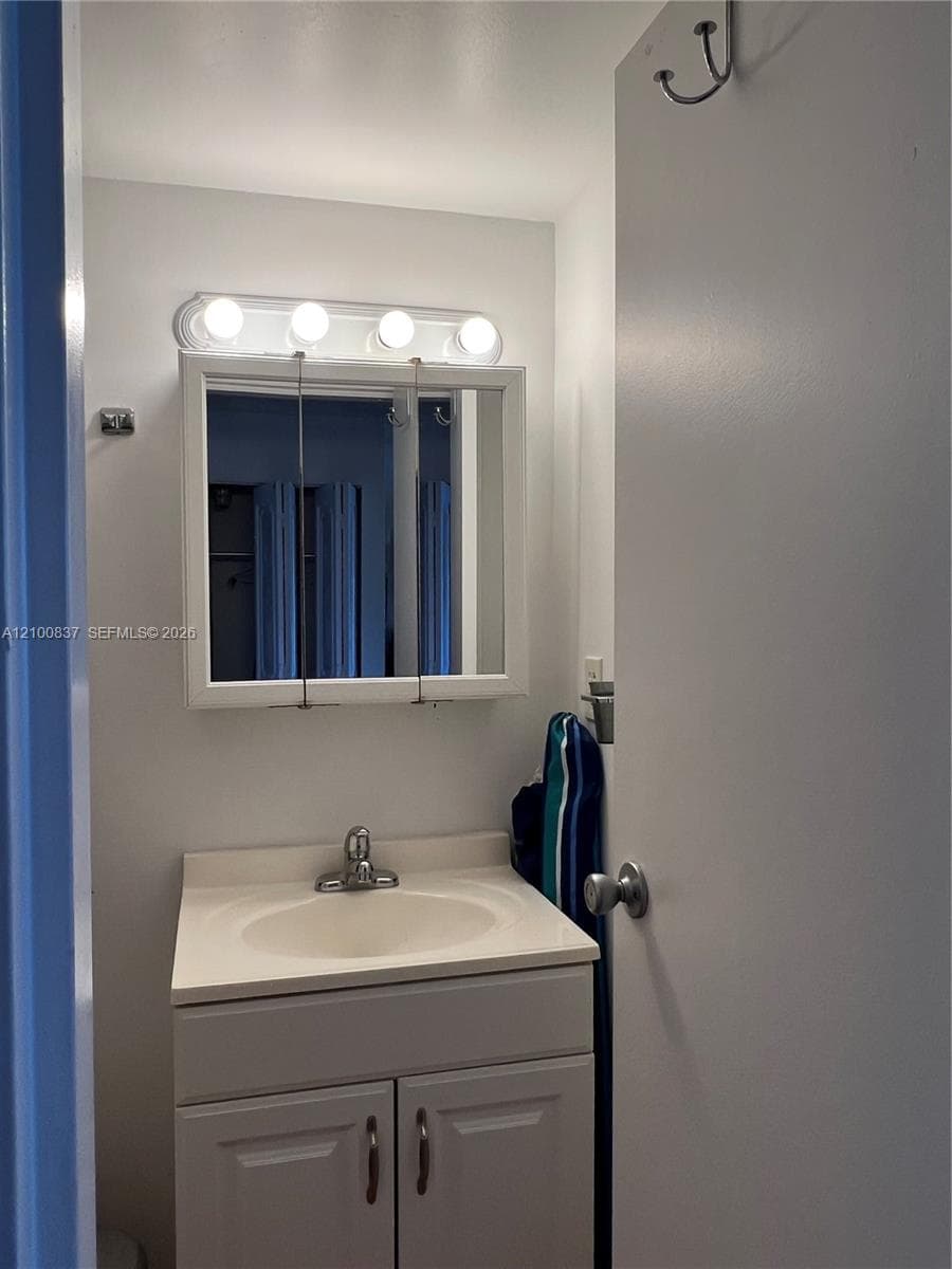 PLAZA OF AMERICAS CONDO P · #918 in Sunny Isles Beach - Photo 15