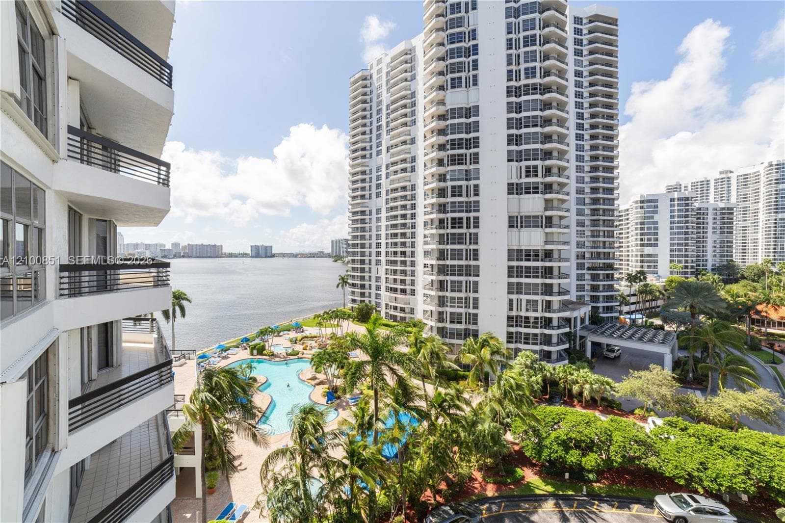 Mystic Pointe Tower 100 · #802 in Aventura - Photo 11