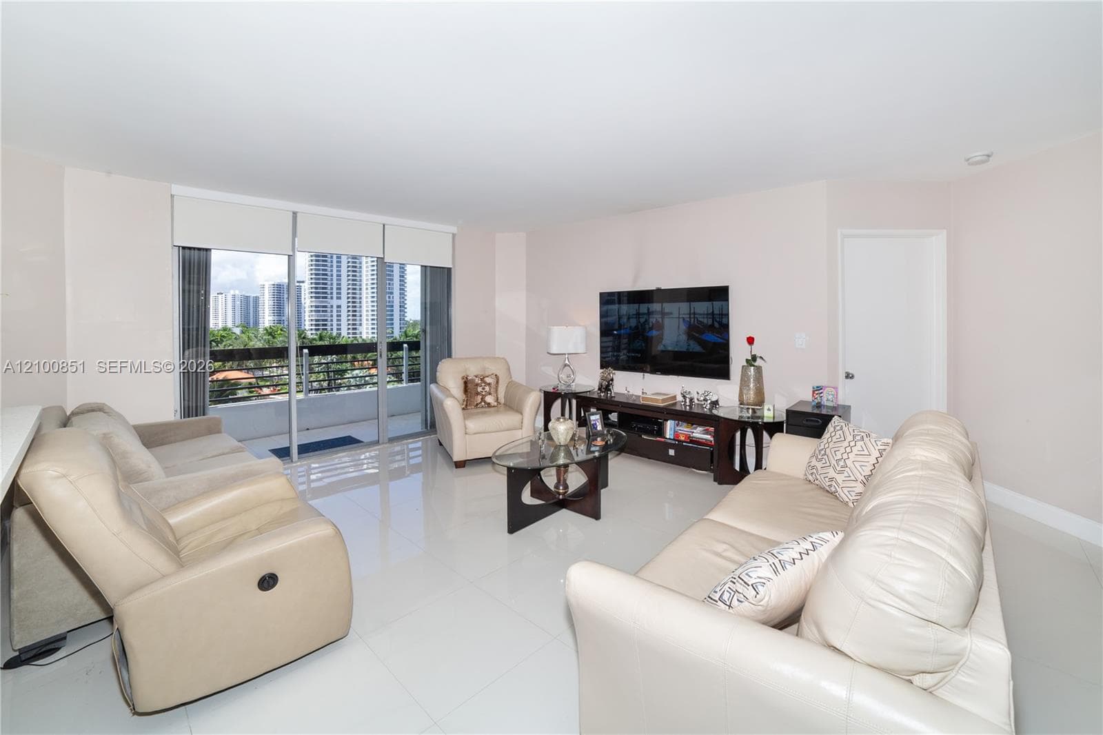 Mystic Pointe Tower 100 · #802 in Aventura - Photo 19