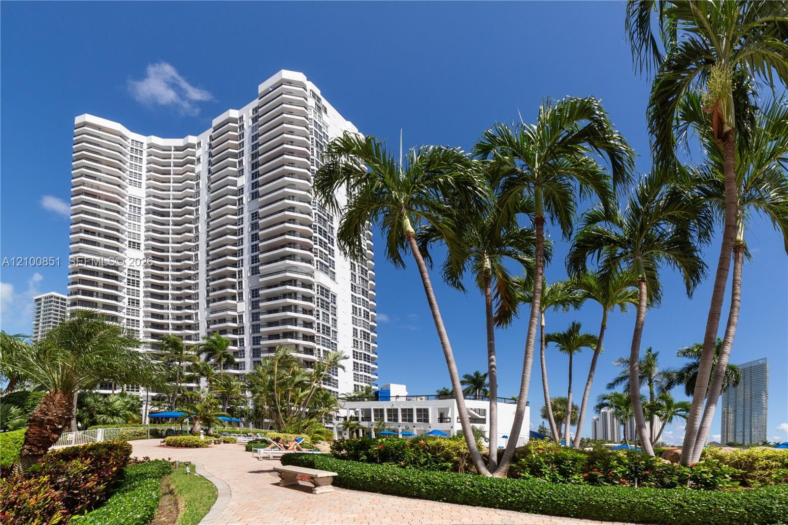 Mystic Pointe Tower 100 · #802 in Aventura - Photo 8