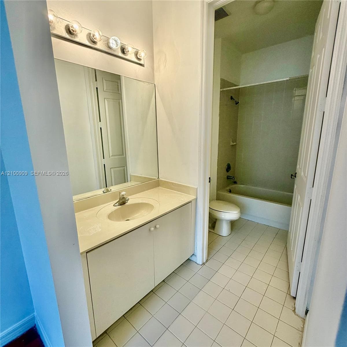 2238 NE 42nd Cir #2238 photo 11