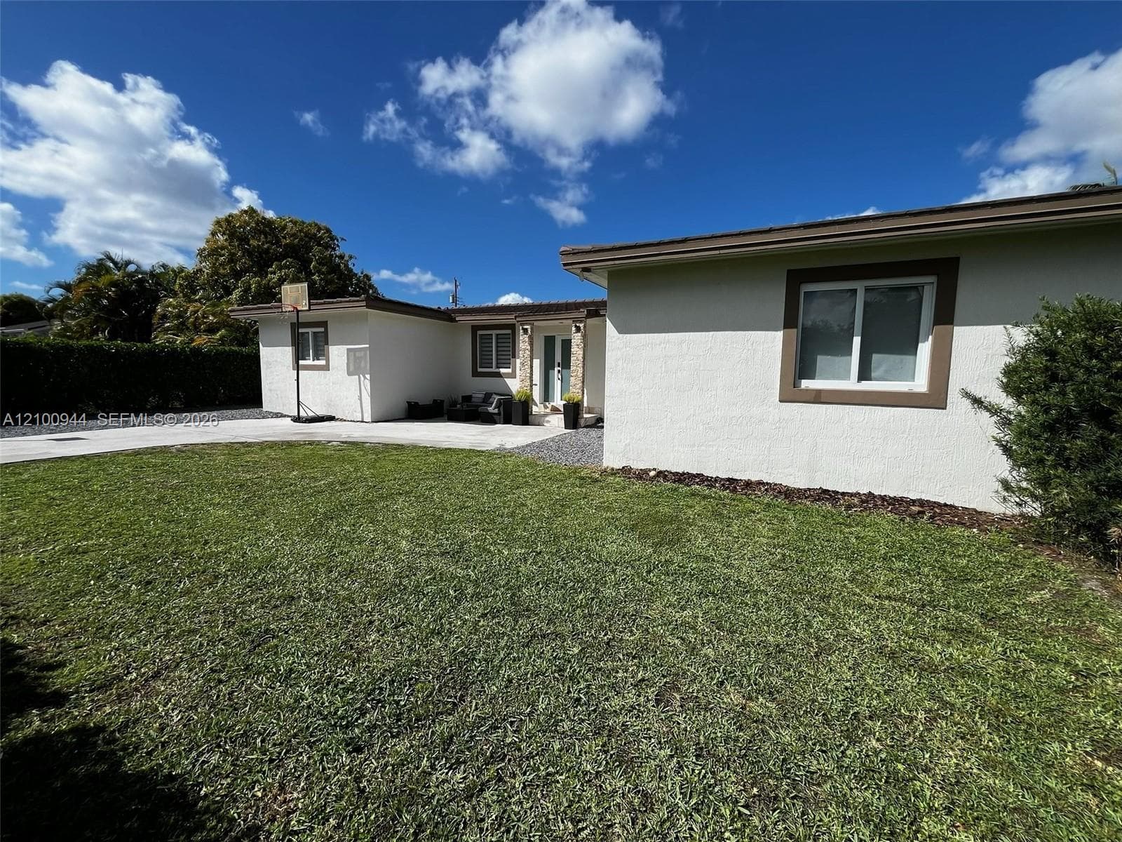 9975 NW 27th Ter photo 2