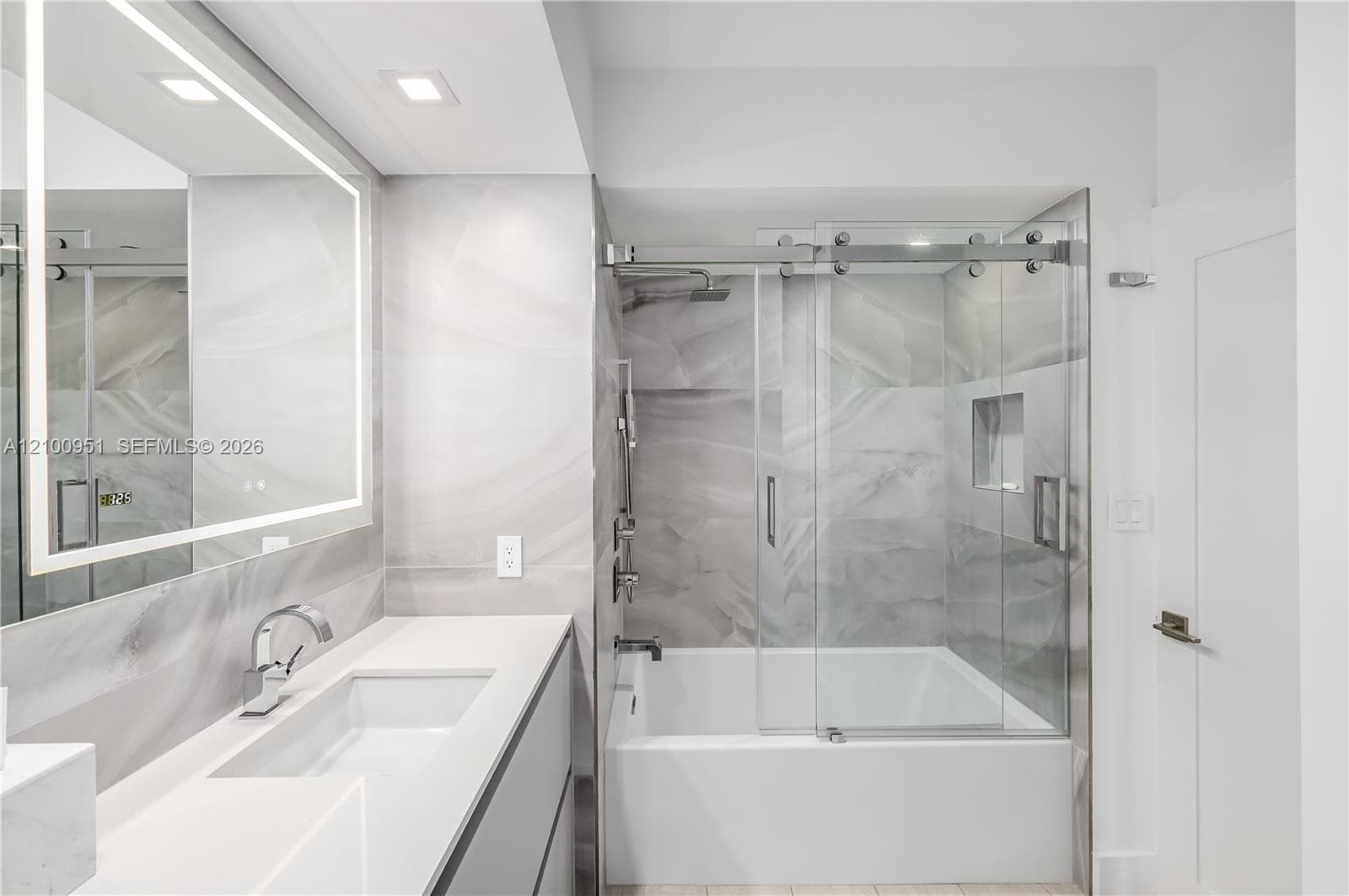 THE WAVERLY AT SOUTH BEAC · #1514 in Miami Beach - Photo 23