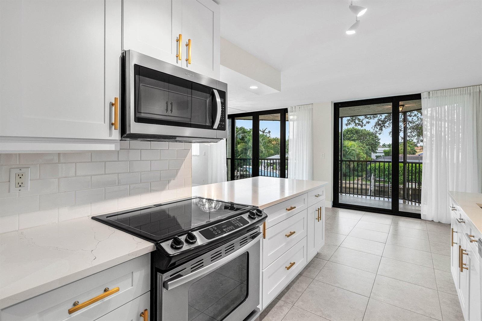 004-800JefferyStreet-201-BocaRaton-FL-33