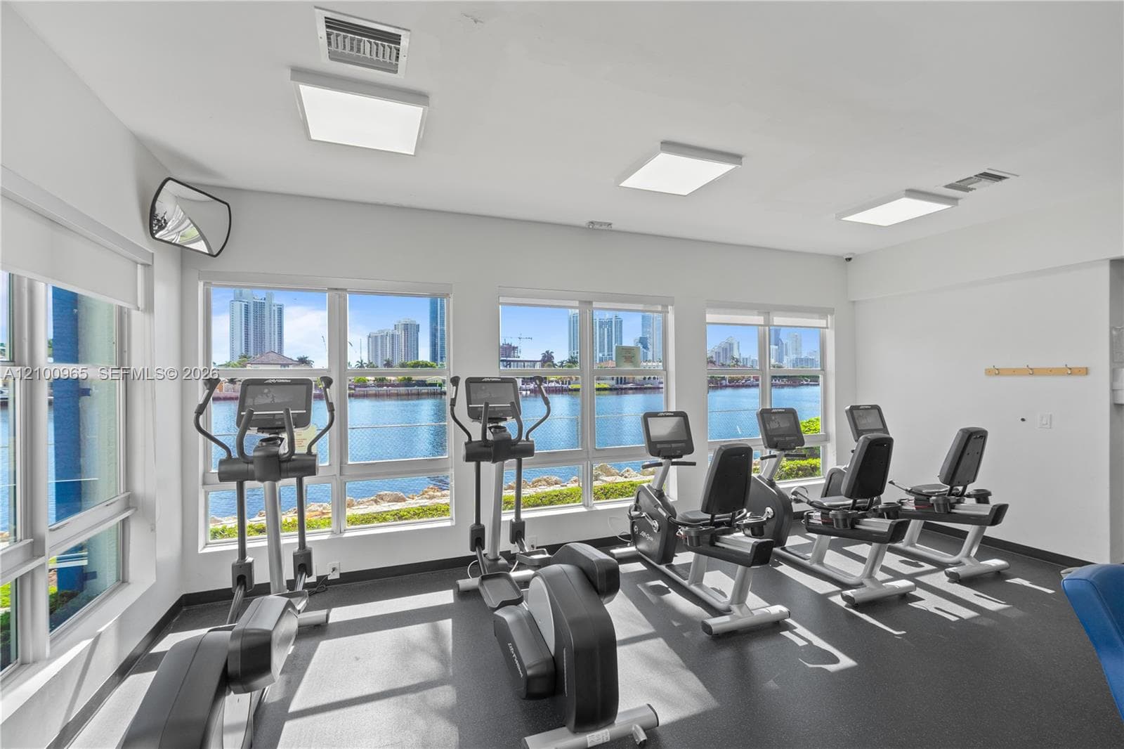 Mystic Pointe Tower 200 · #808 in Aventura - Photo 23