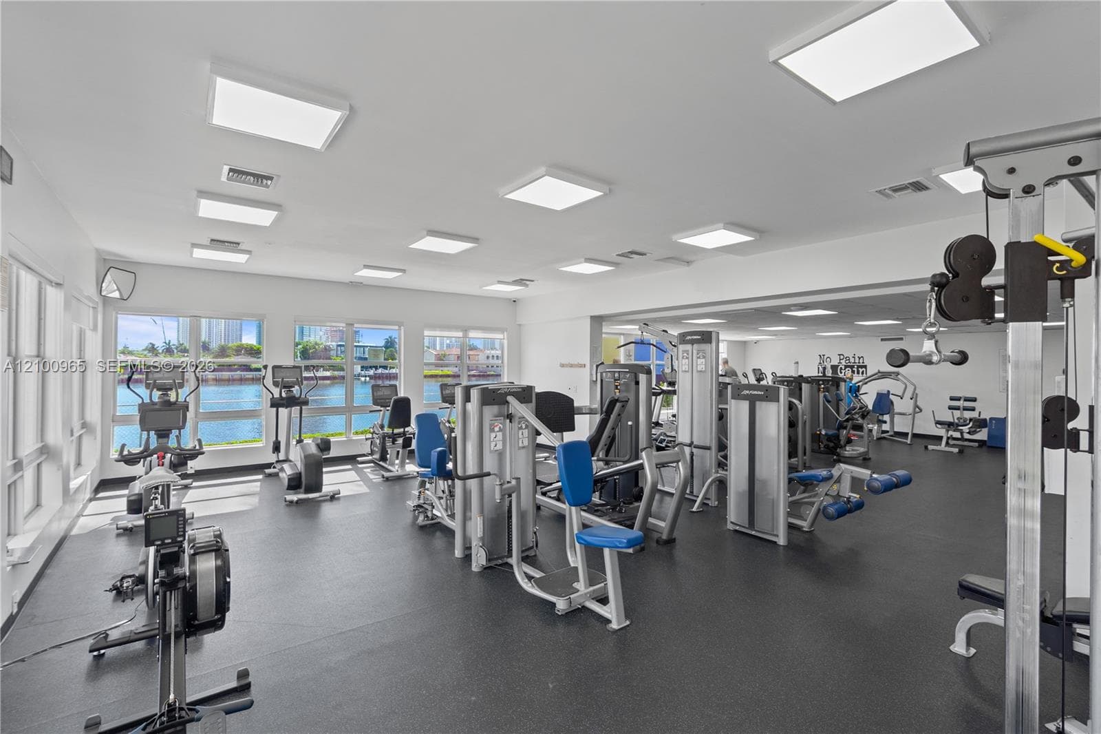 Mystic Pointe Tower 200 · #808 in Aventura - Photo 24