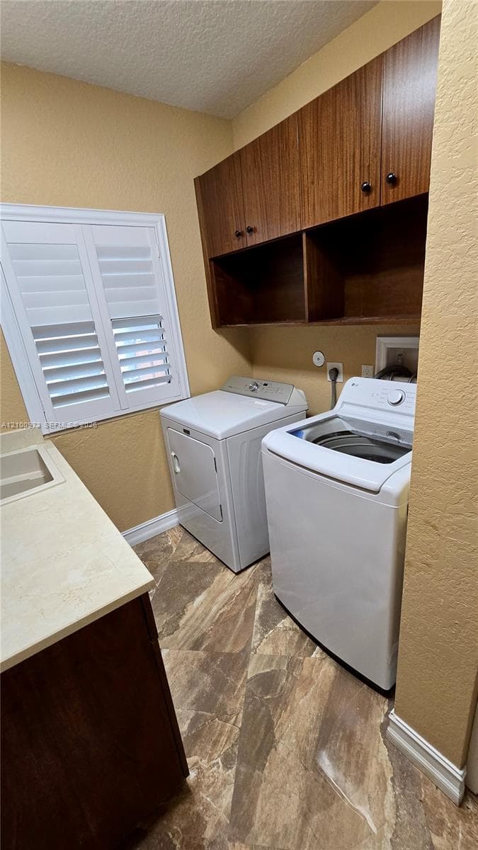 741 Tyler St #0 photo 40