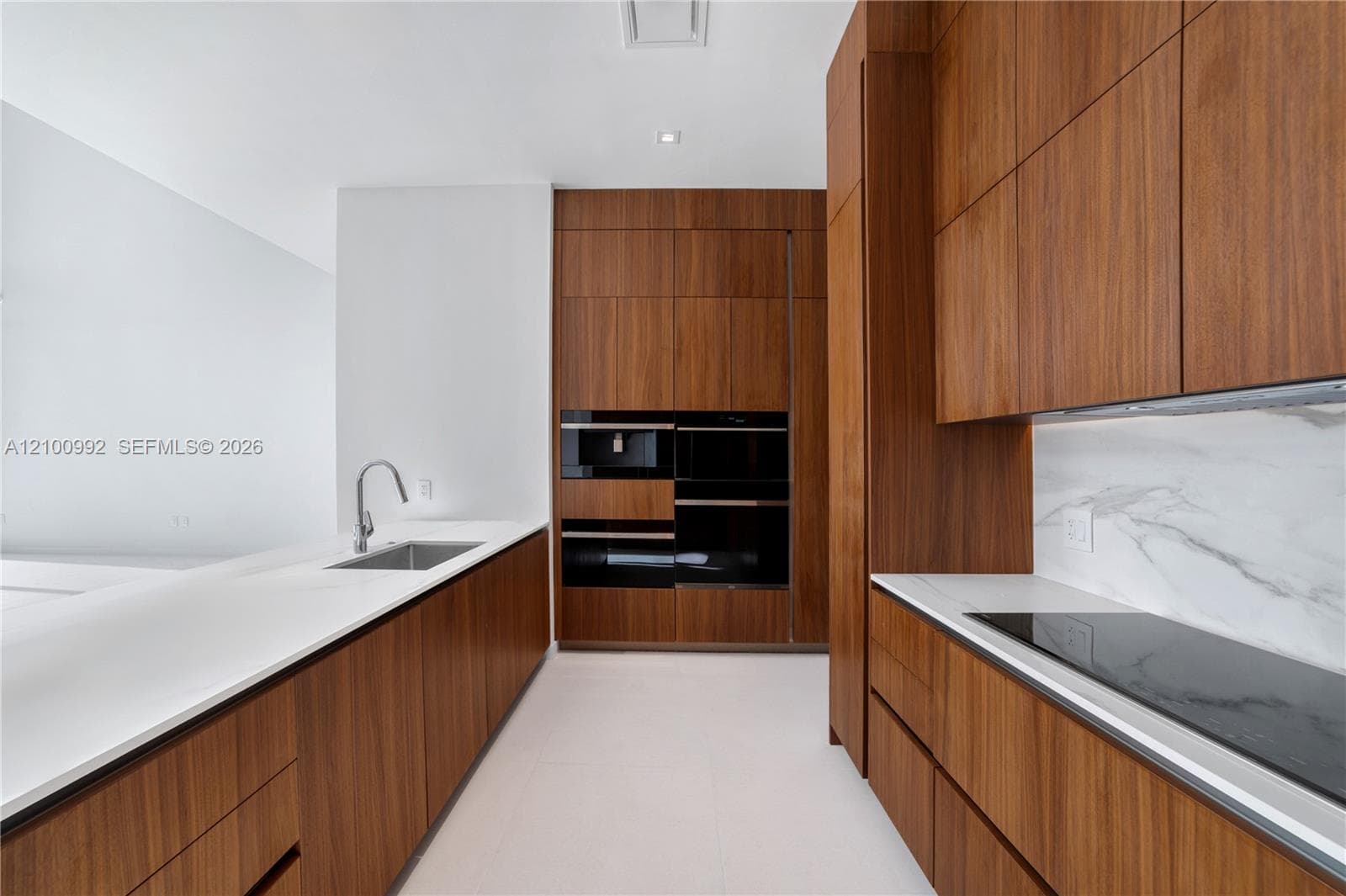 Casa Bella · #UPH03 in Miami - Photo 13