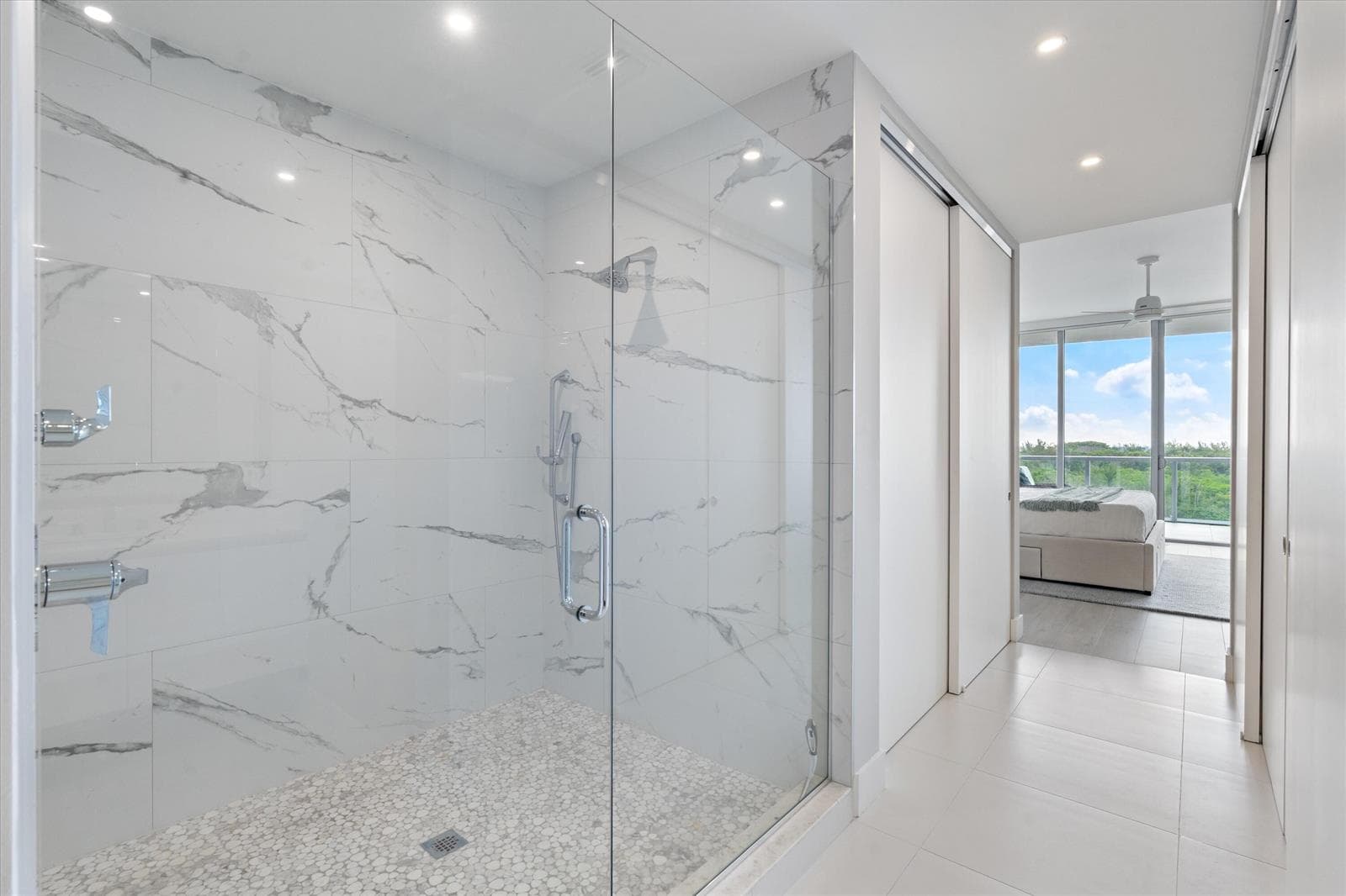 15-920 Intracostal Drive #702 Ft. Lauder