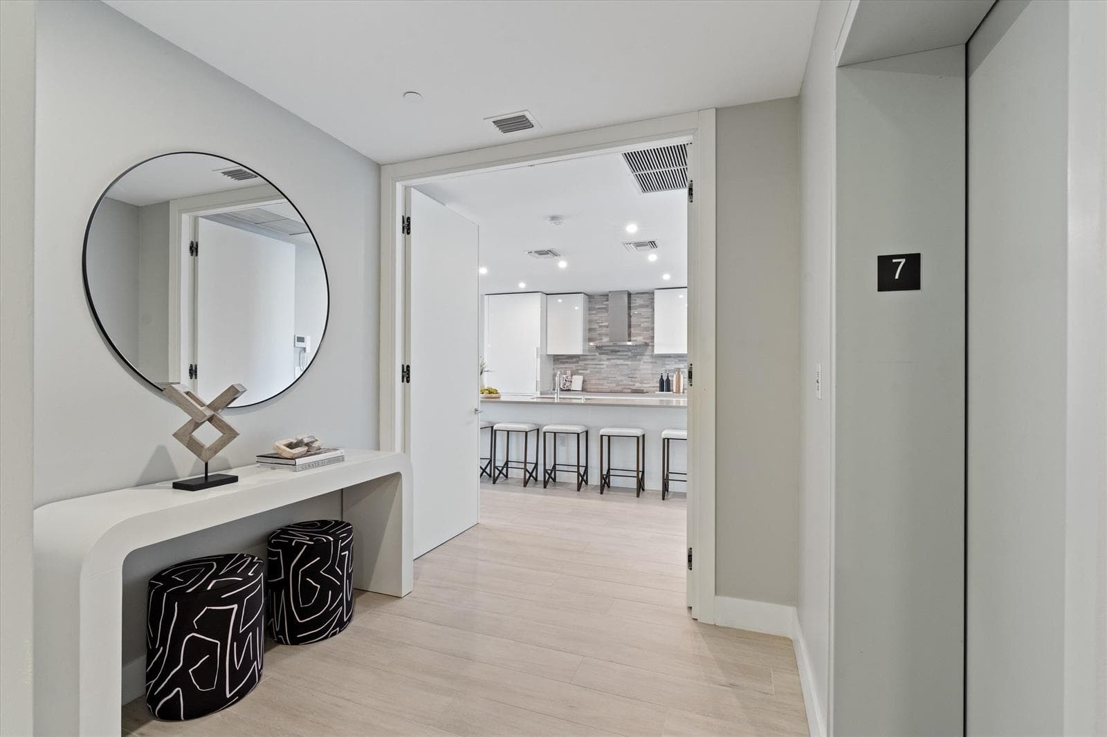 01-920 Intracostal Drive #702 Ft. Lauder
