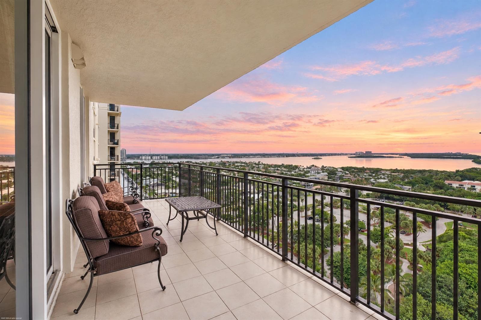 3800 N Ocean Dr 1751 033
