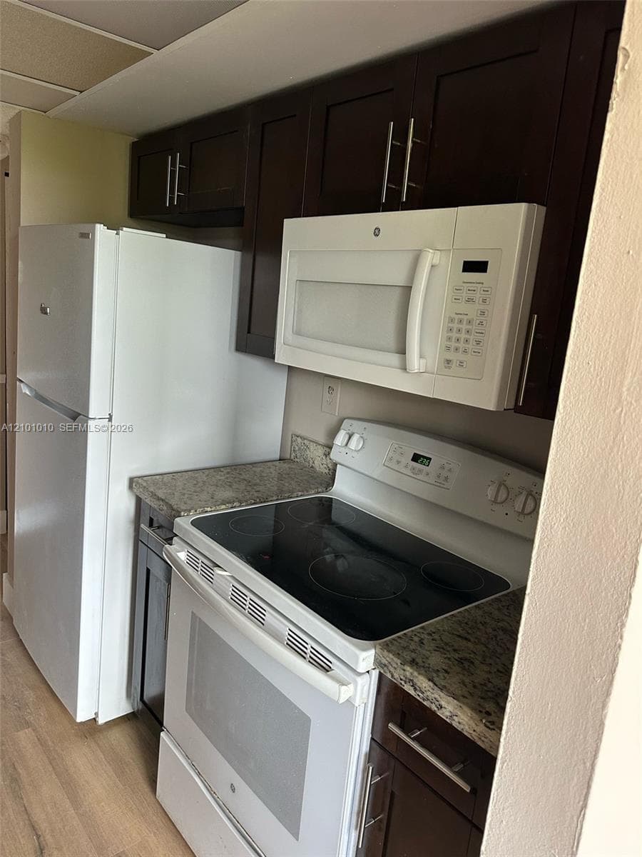VERABELLA FALLS CONDO · #BPH4 in Miami - Photo 3