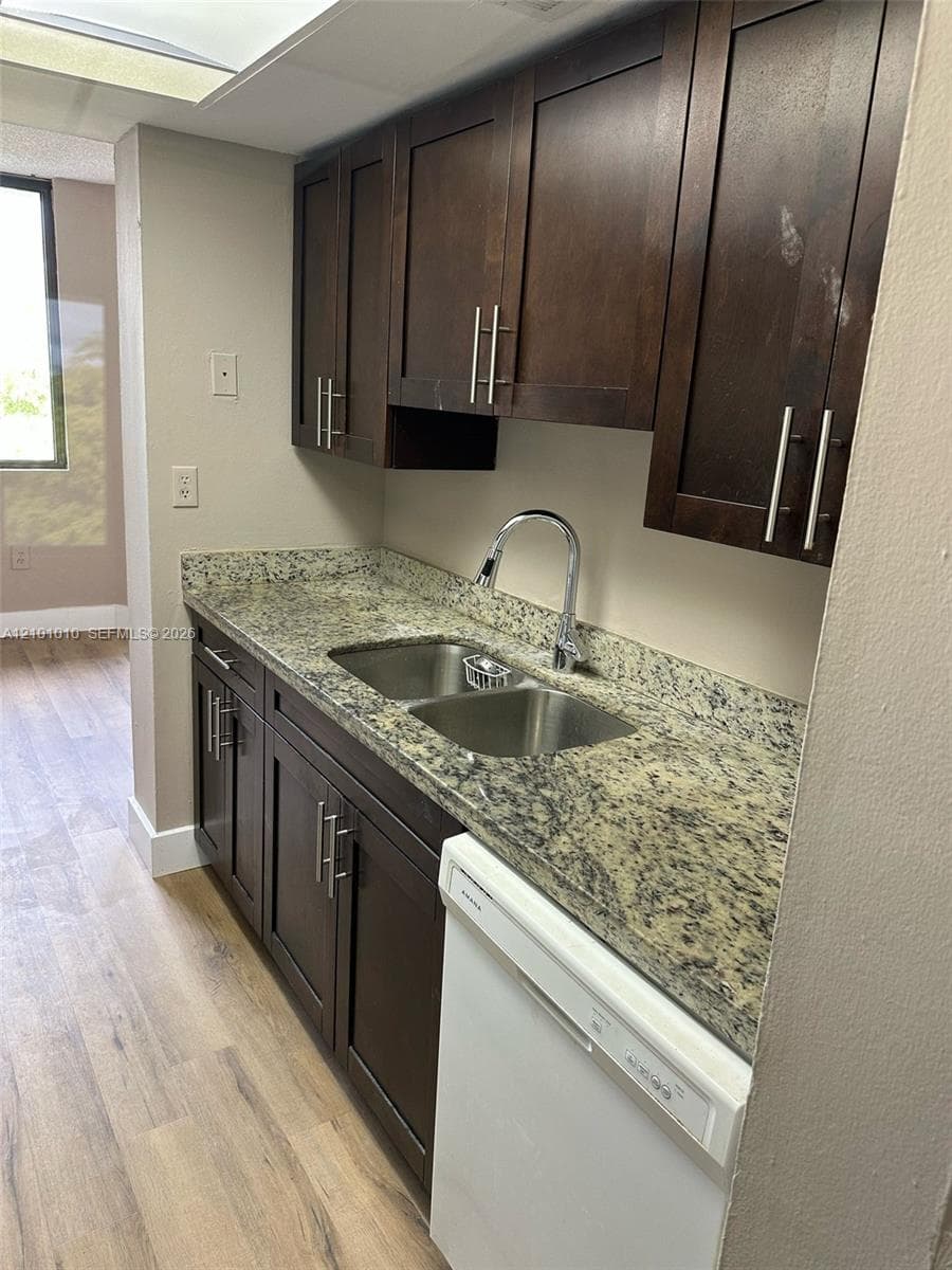 VERABELLA FALLS CONDO · #BPH4 in Miami - Photo 4