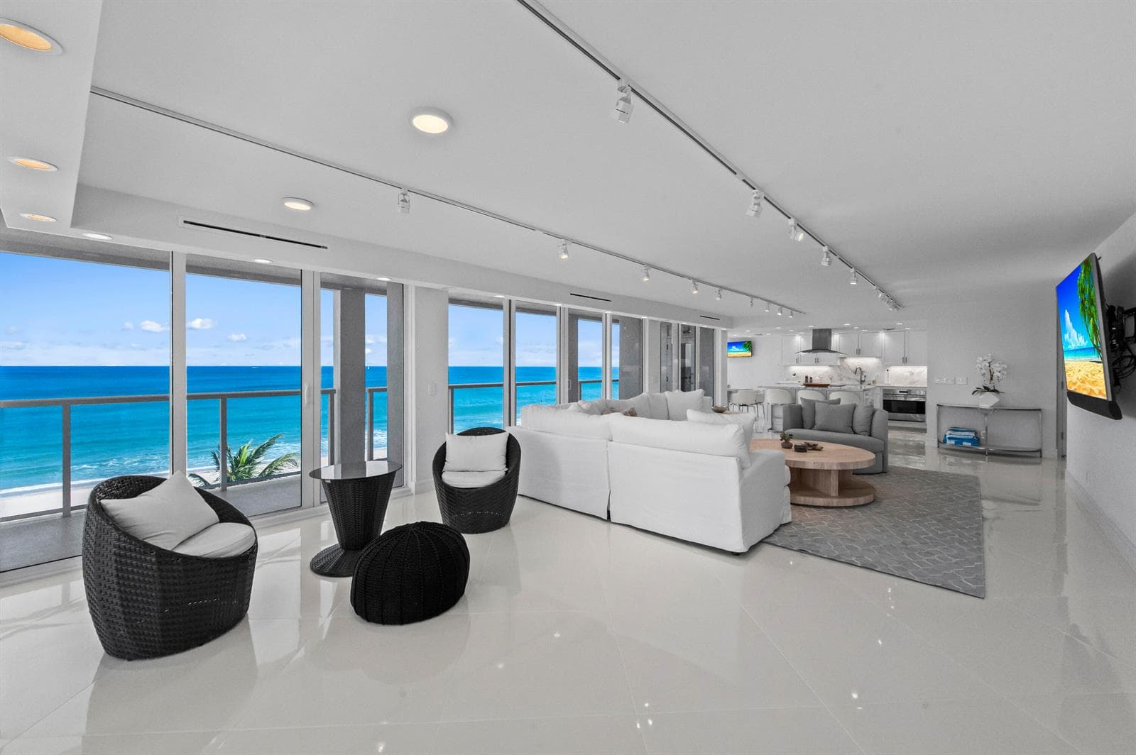 OCEANFRONT Living