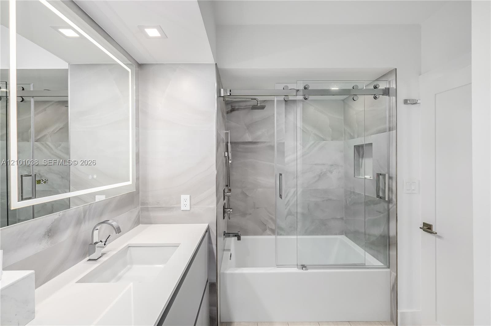THE WAVERLY AT SOUTH BEAC · #1514 in Miami Beach - Photo 23