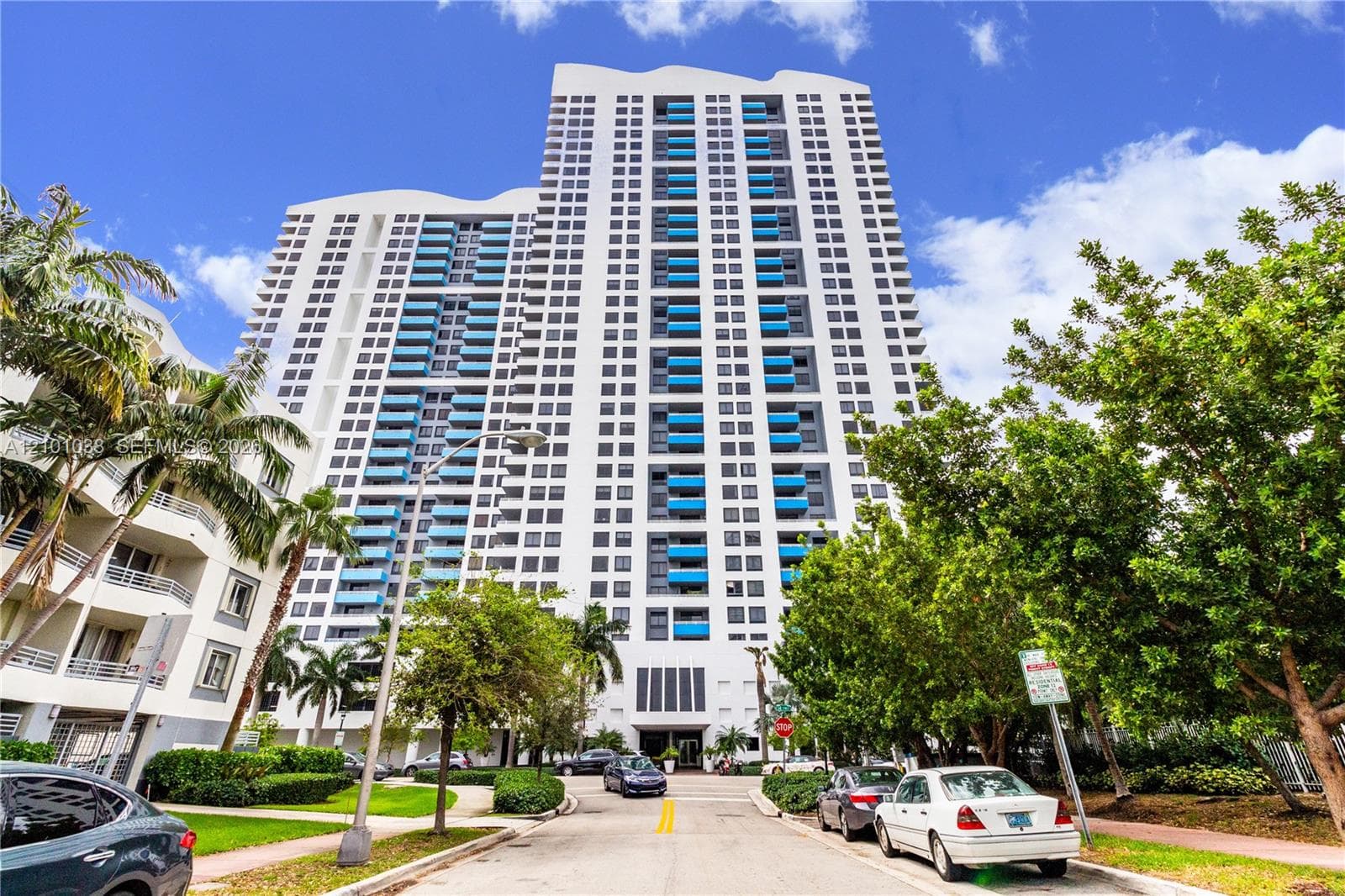 THE WAVERLY AT SOUTH BEAC · #1514 in Miami Beach - Photo 2
