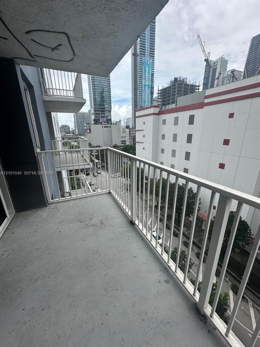 MADISON DOWNTOWN CONDO · #E-1006 in Miami - Photo 12
