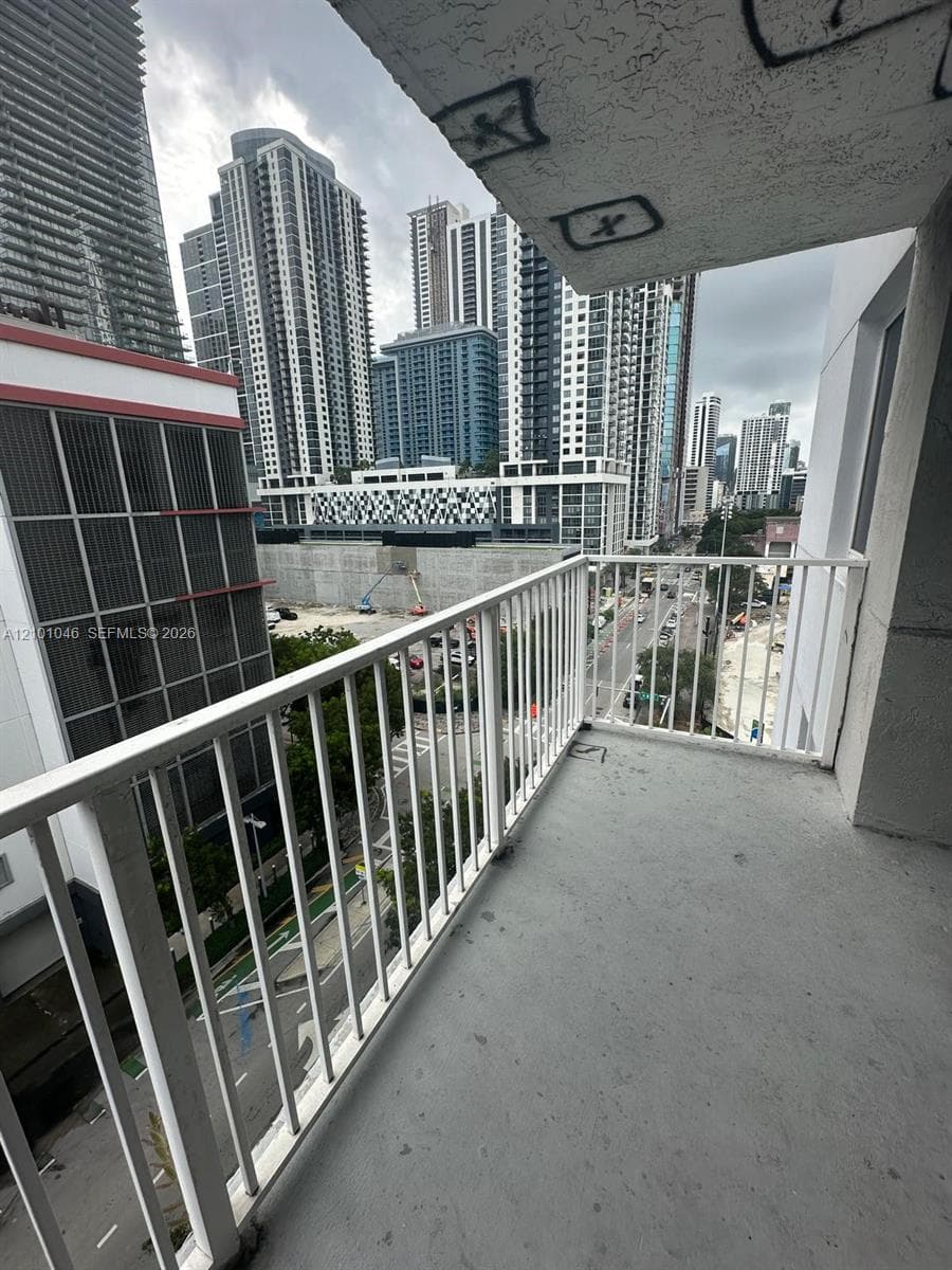 MADISON DOWNTOWN CONDO · #E-1006 in Miami - Photo 11