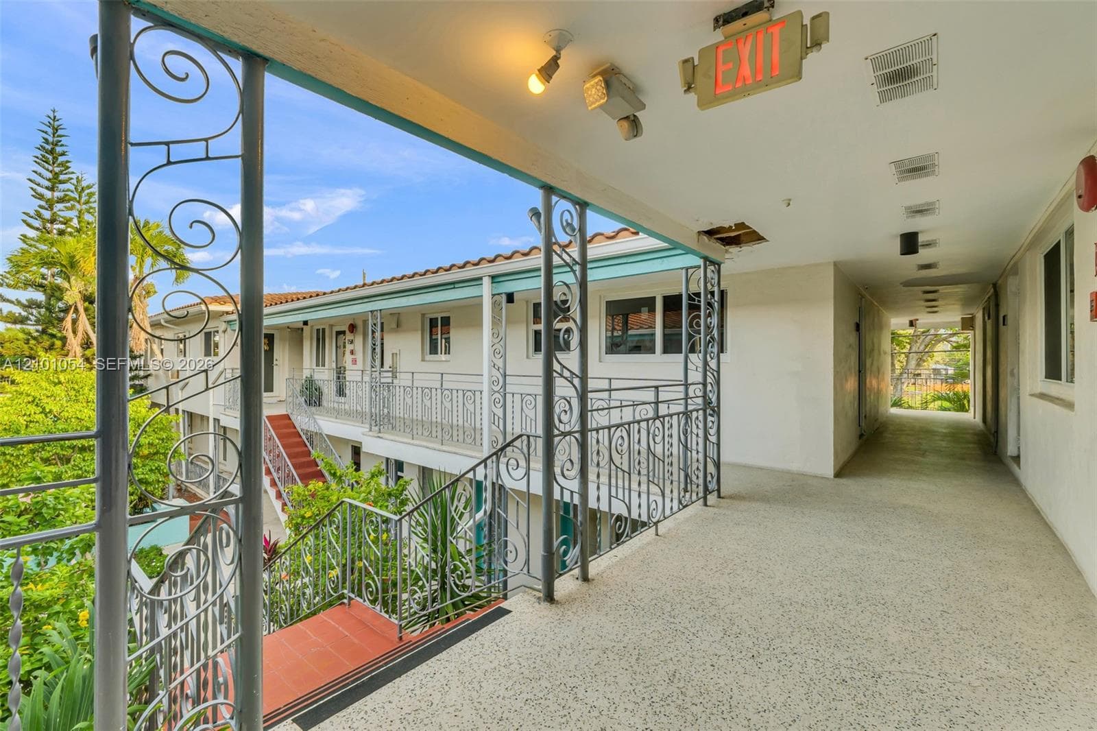 BLUE SKY CONDO · #16 in Miami Beach - Photo 20