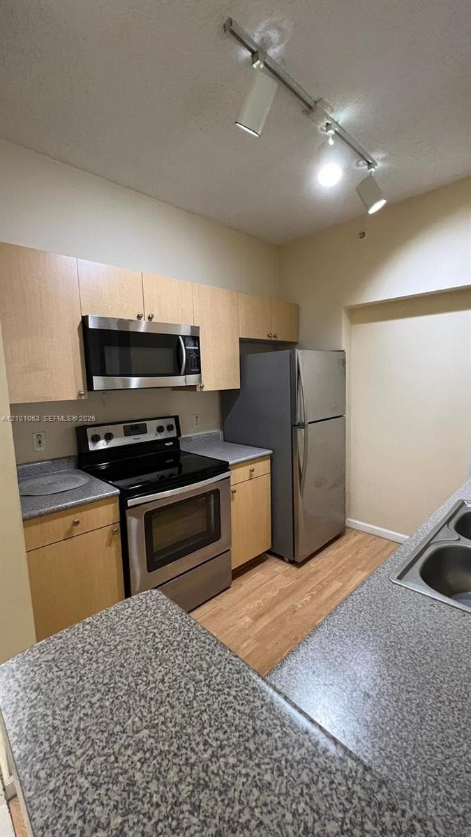 REGENT PARK CONDO · #813A in Hollywood - Photo 8