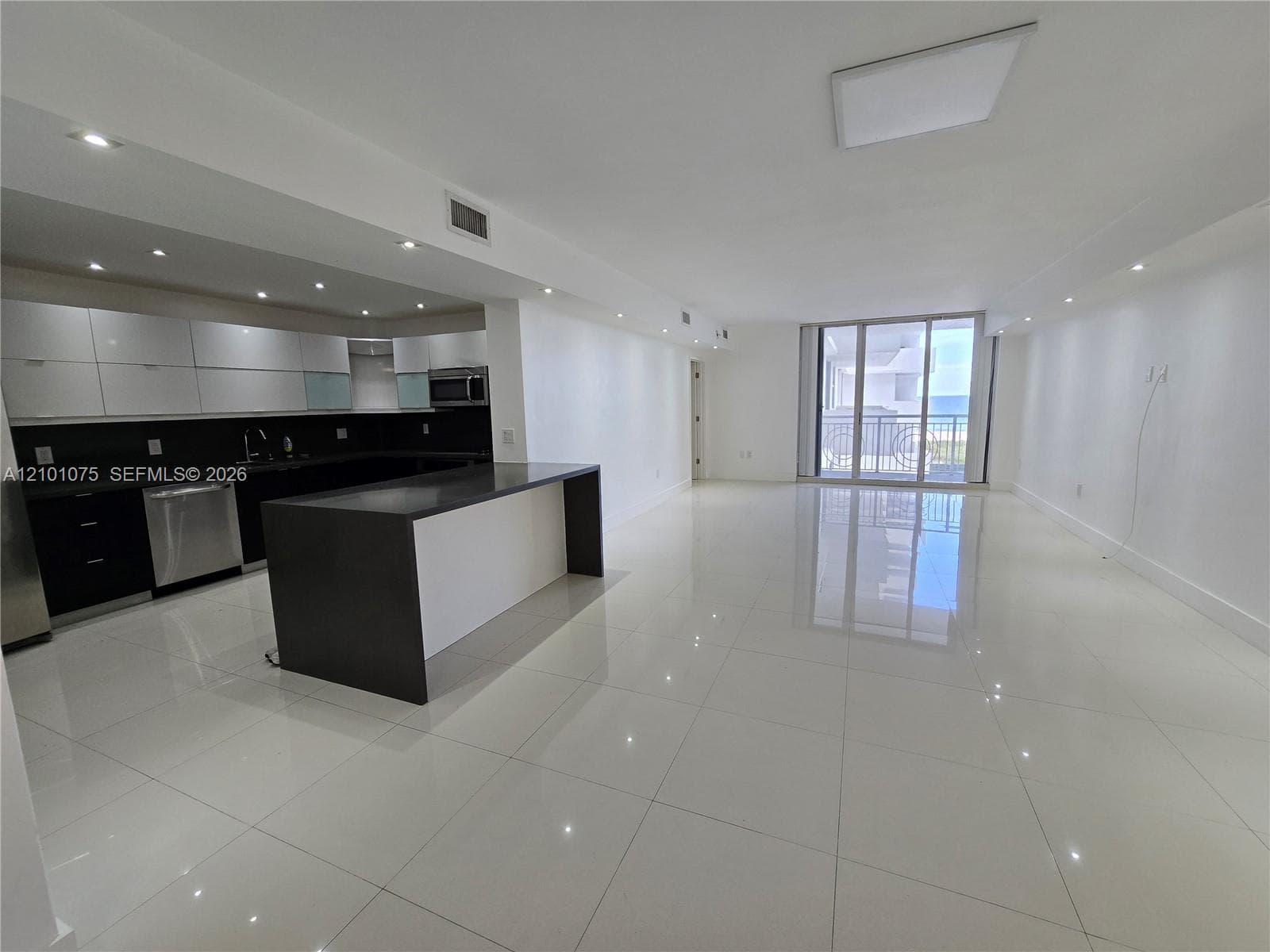 CORINTHIAN CONDO · #J4 in Miami Beach - Photo 6